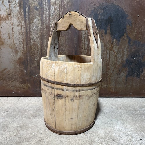 Alter brunneneimer holz eimer - brunneneimer,