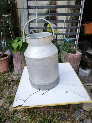 Antike bauern milchkanne - bauern,