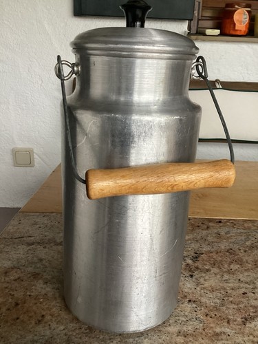 Antike milchkanne mit deckel - milchkanne,
